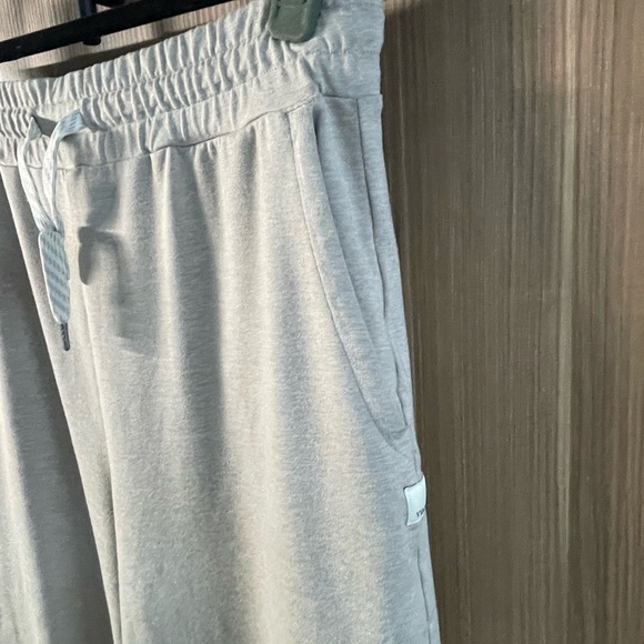 Vuori Taupe Lounge Pants - Picture 2 of 4